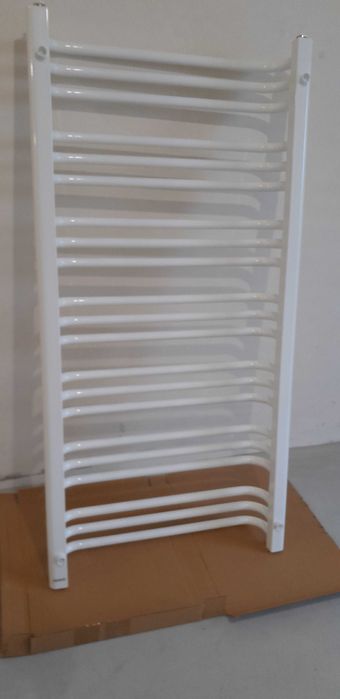 Grzejnik łazienkowy nowy 1217x600 przyłącze 550