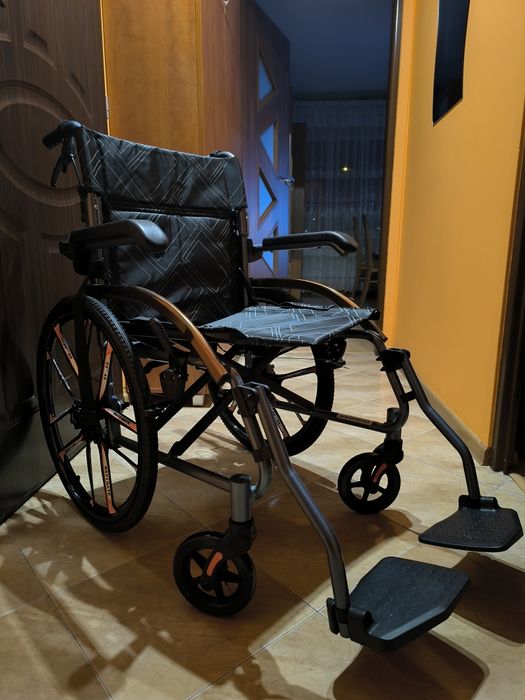 Wózek inwalidzki składany