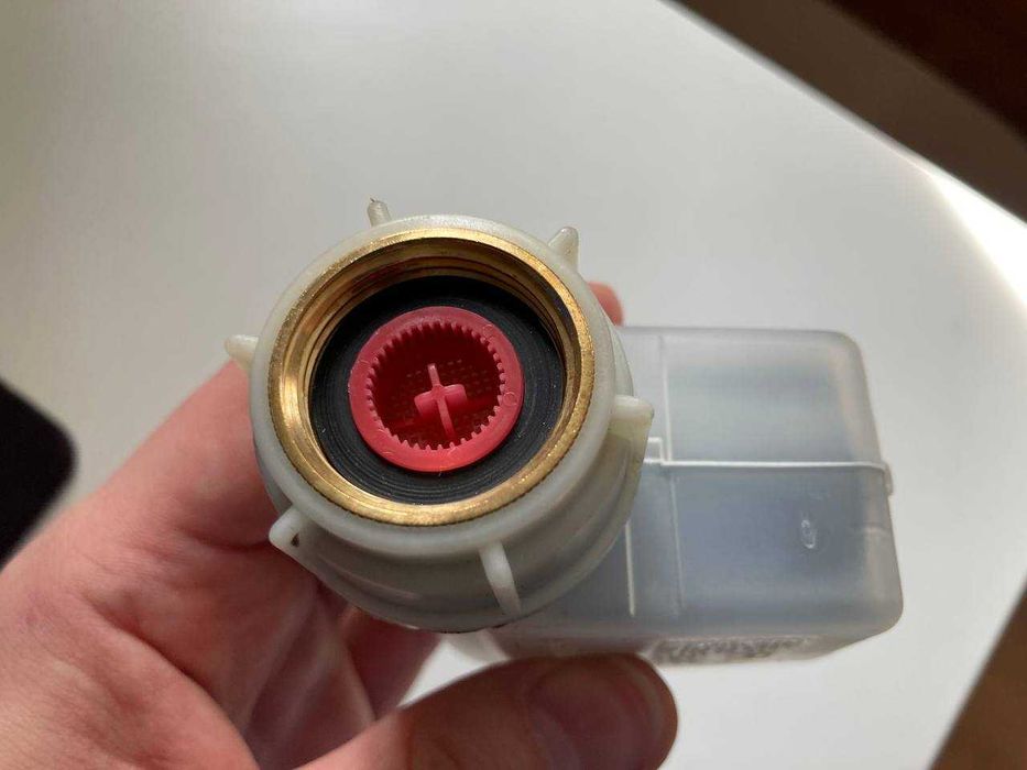 Клапан для шланга подачи воды для посудомойной машини Bosch aquastop