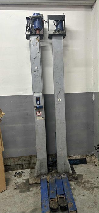 Podnosnik dwukolumnowy zippo 3.5t