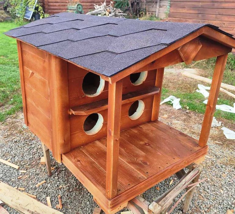 Домик -будка утепленный  для 4-х  котов