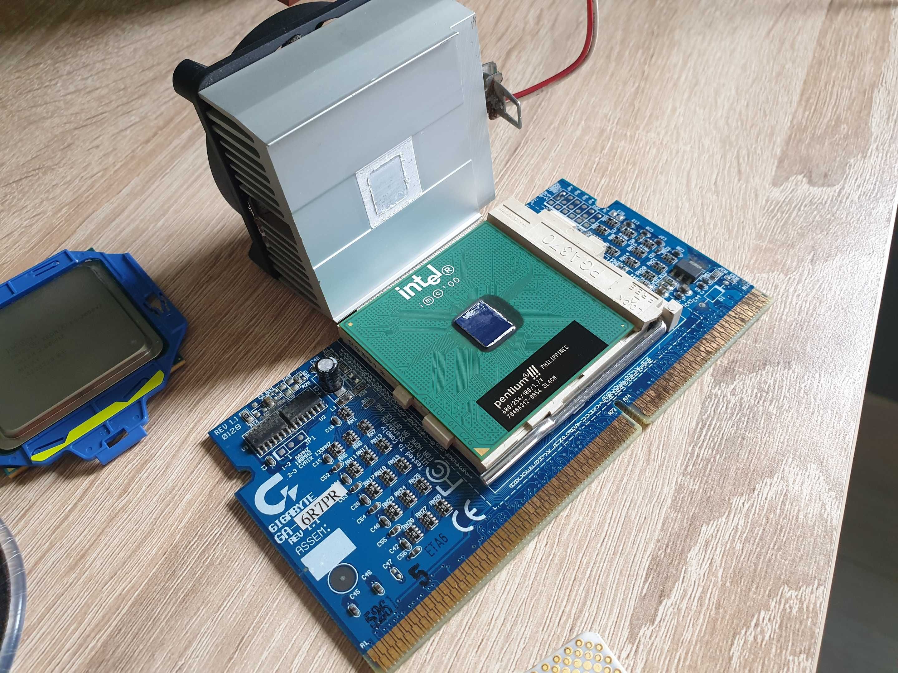 Gigabyte GA-6R7PR REV 1.1 Intel Pga Socket 370 + Intel Pentium III 3