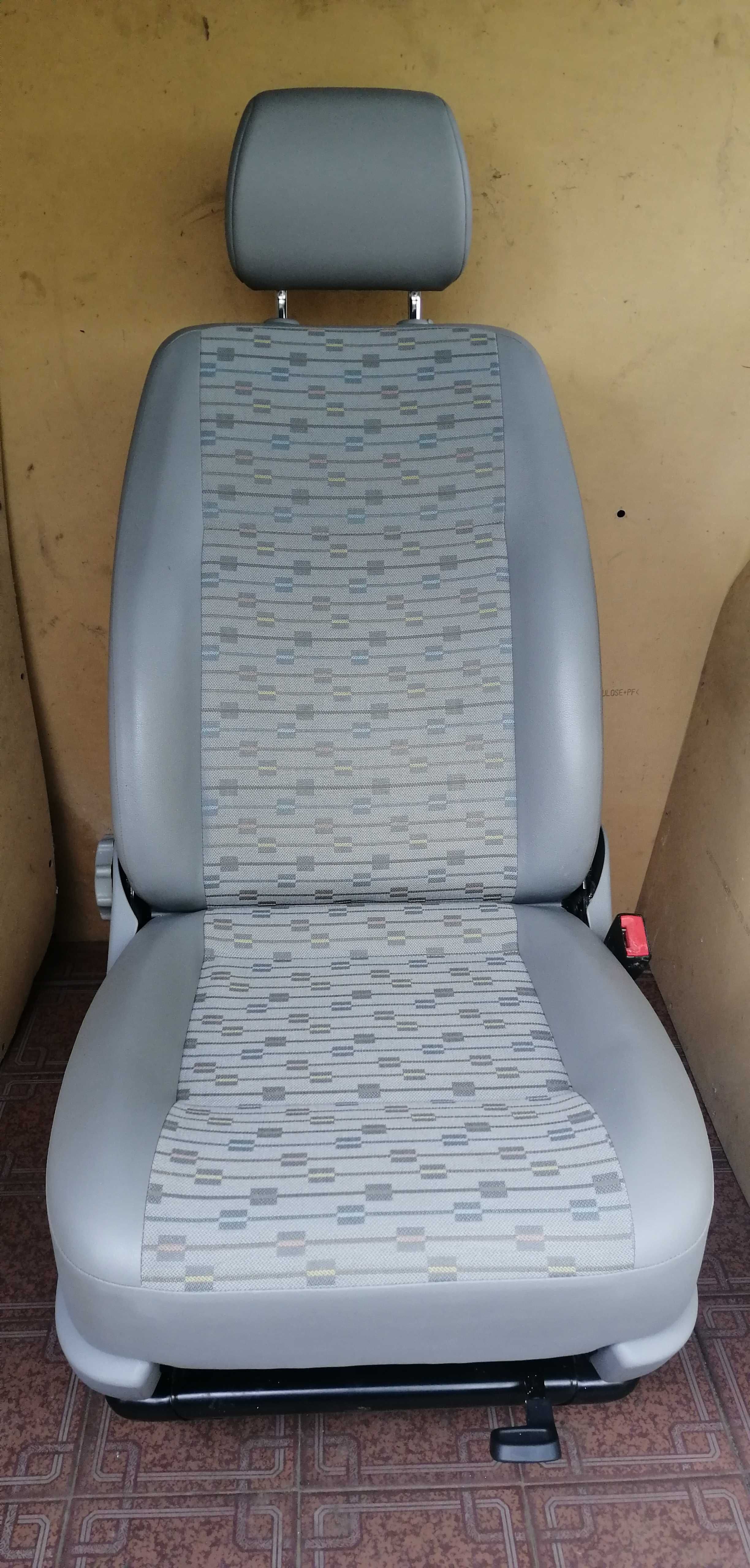 VW T5 Transporter сидение переднее правое 7E1881.