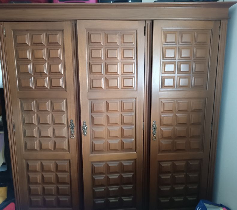 Guarda fatos  ótimo estado conservação