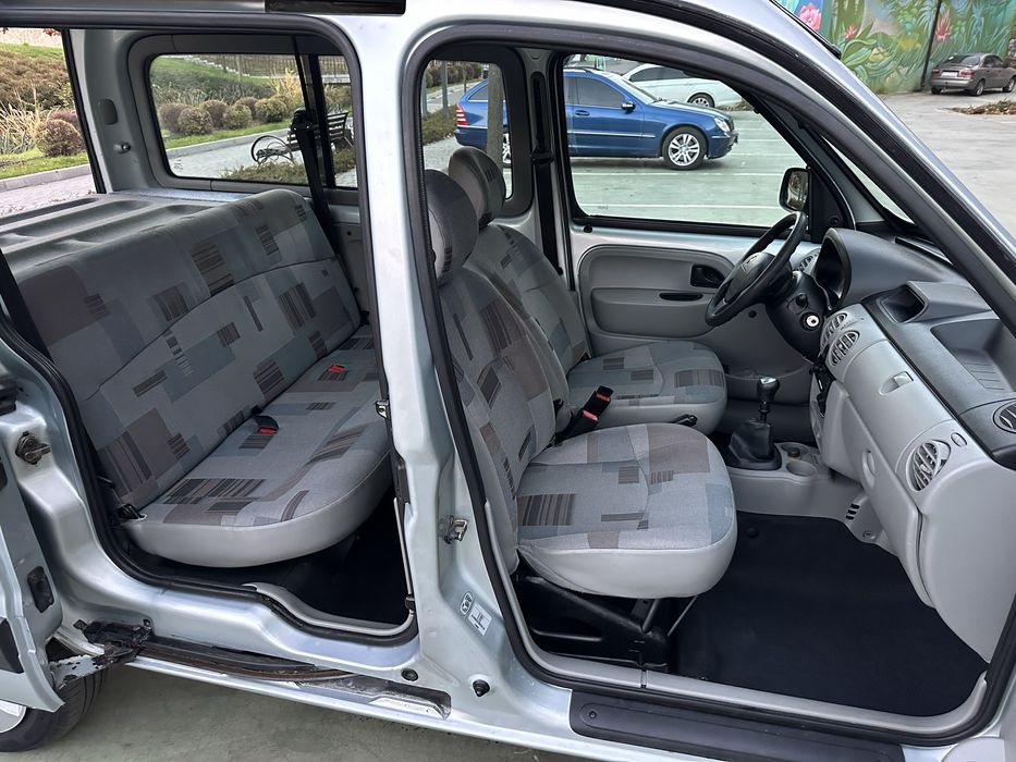 Рено Кенго 2008 оригінальний пасажир