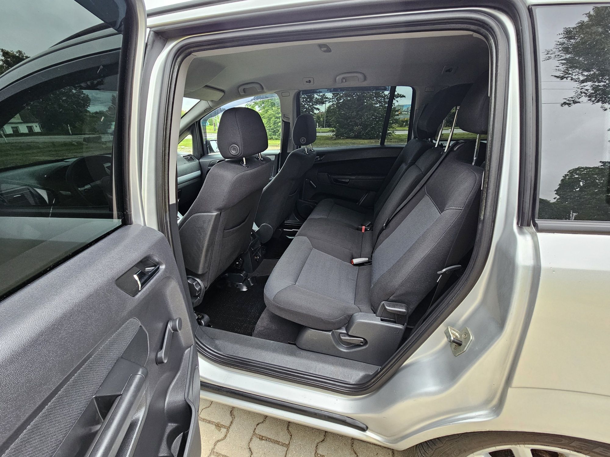 Opel Zafira 1.8 benz.+gaz, 2007r. 7 osobowy, ekonomiczny
