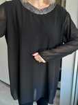Elegancka czarna tunika plus size
