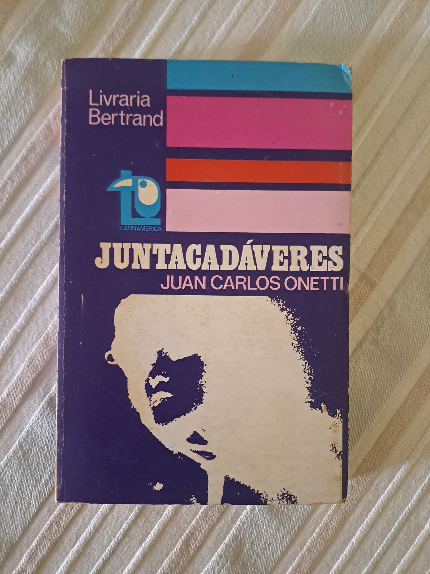 Livro "Juntacadáveres", de Juan Carlos Onetti