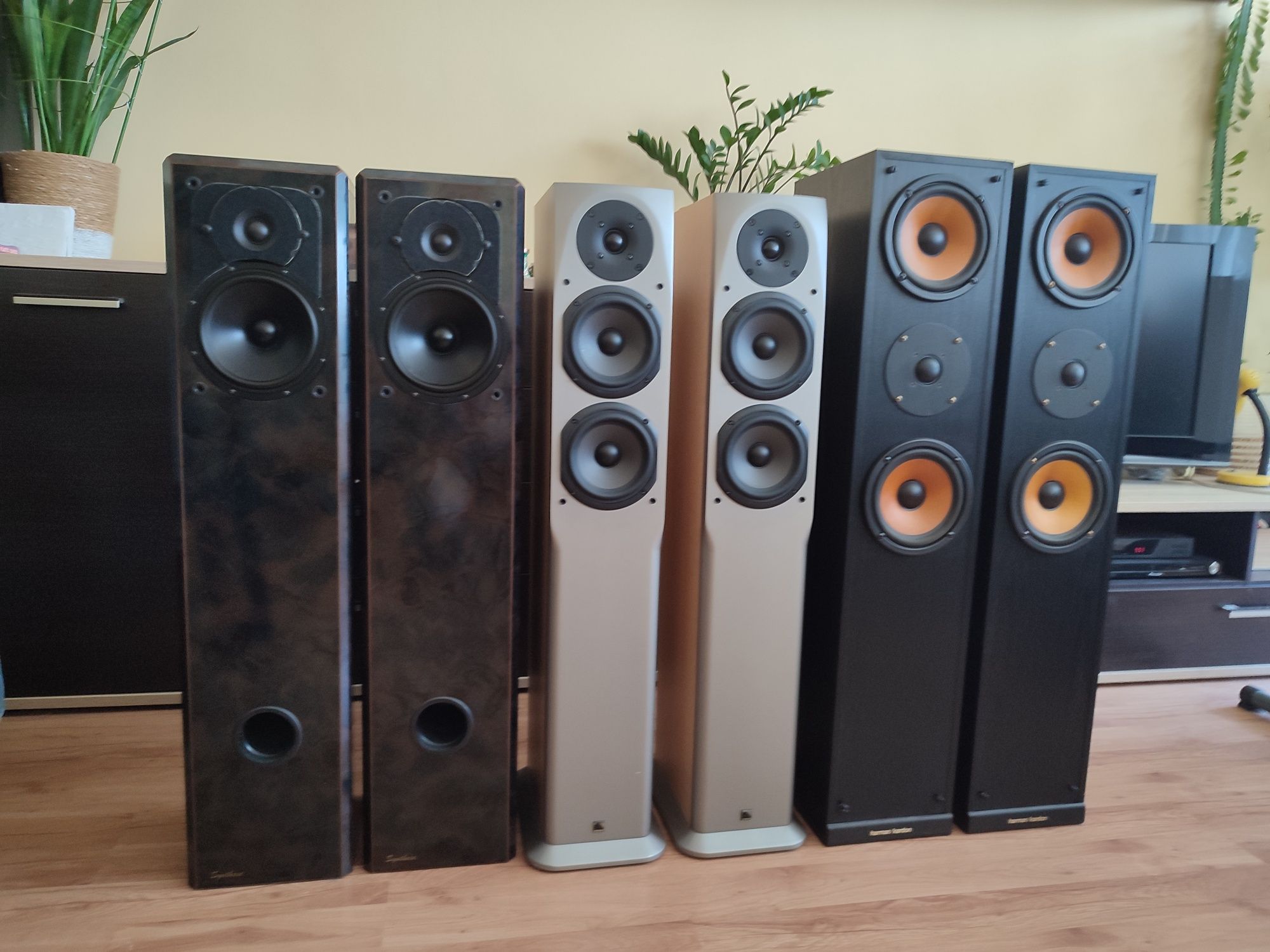 Phonar, Harman Kardon, Synthese, Floating-kolumny premium