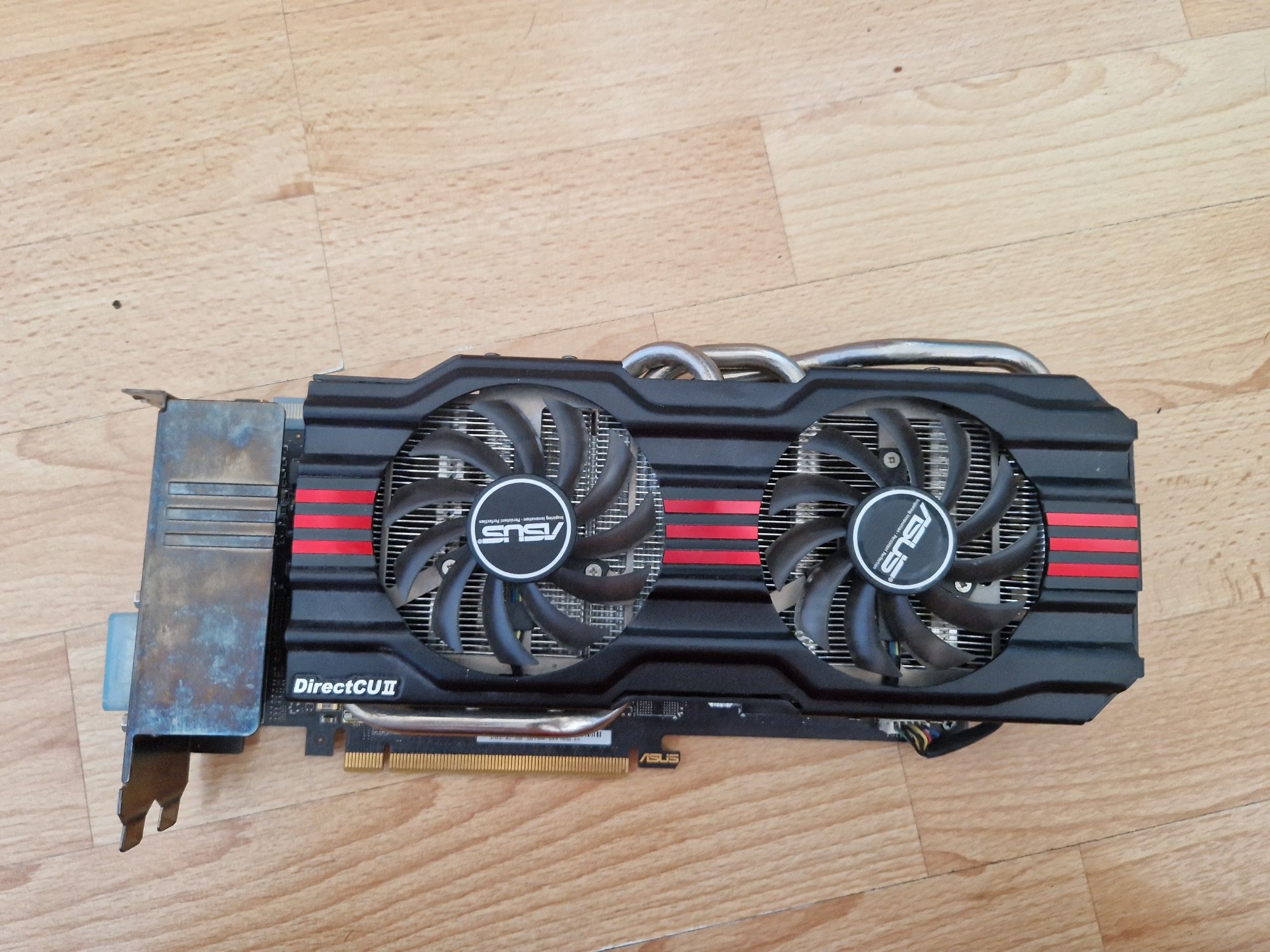 ASUS GTX670 2GB 256BIT GDDR5 Відеокарта Стан гарний