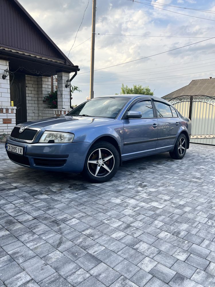 Авто SkodaSUPERB