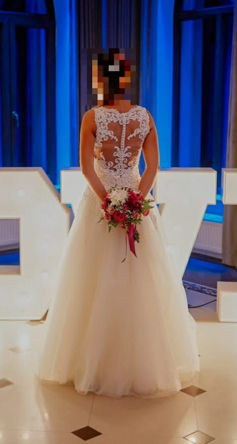 Suknia ślubna 36 IDEALNA z trenem jak NOWA z guzikami BYTOM