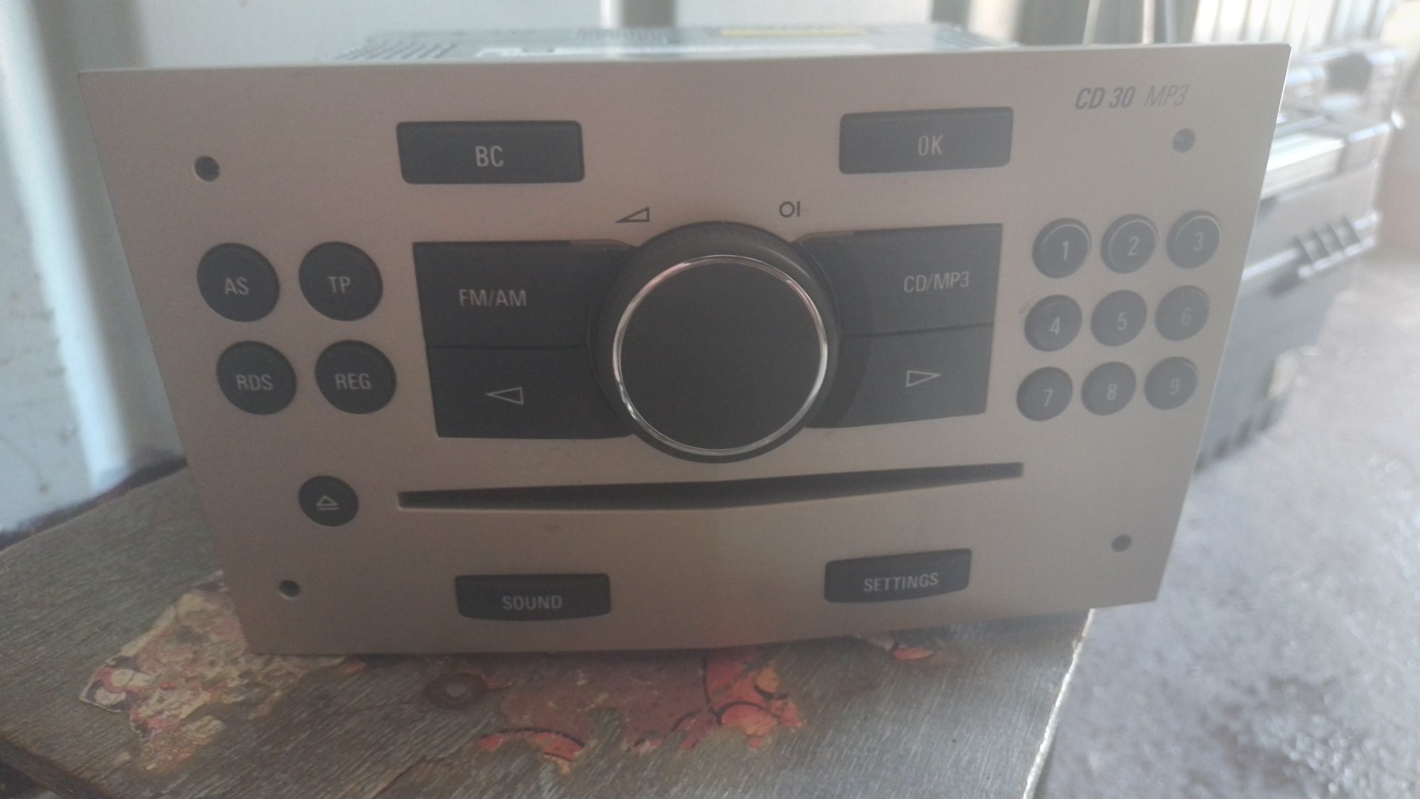 Продам магнитолу cd30 mp3