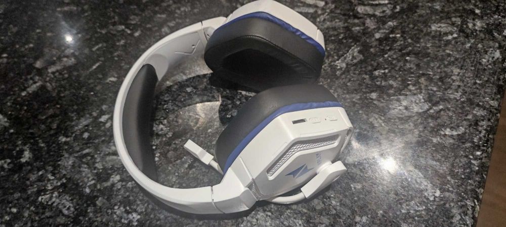 PS5 + cabo HDMI + auscultadores bluetooth Nplay 2.0