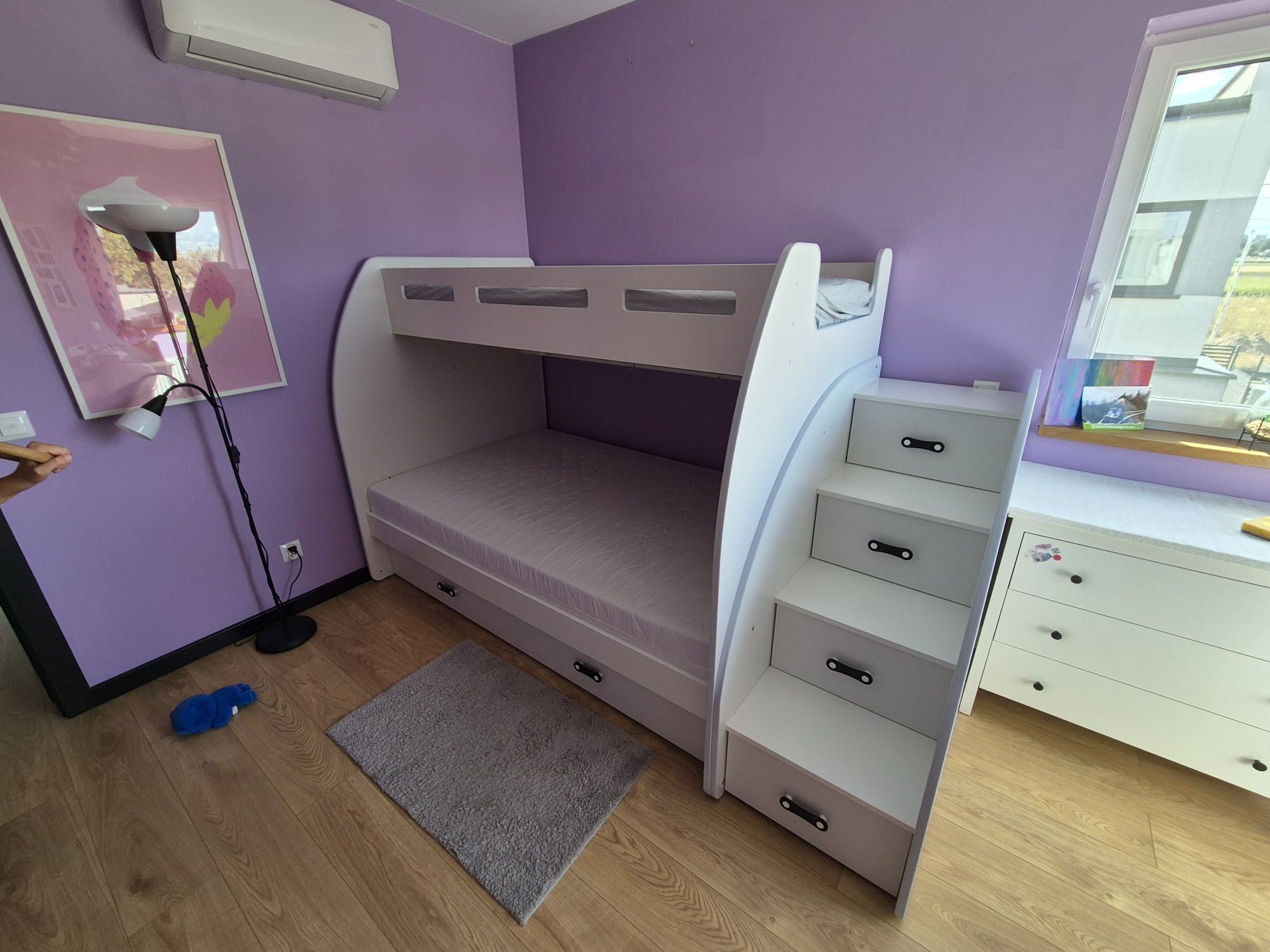 Łóżko piętrowe dwupoziomowe  antresola