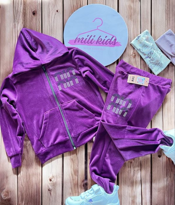 Dres welurowy 134/140