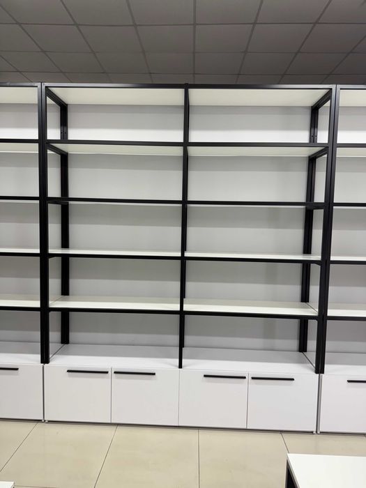 Стелажі 2×2 м із тумбою 45см комплект обладнання для магазину Loft
