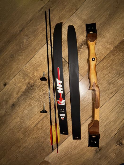 Łuk klasyczny Core Beginner Hit Black – 26 lbs (RH)