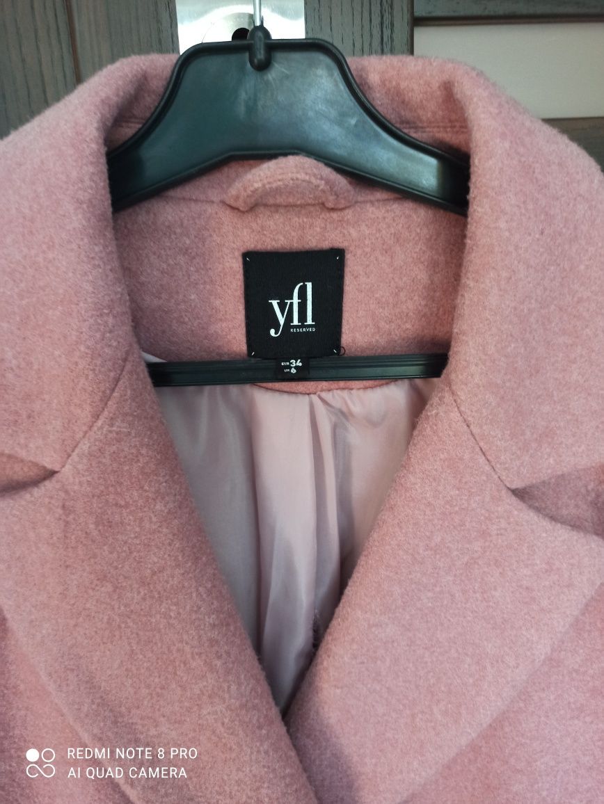 Płaszcz z wełną Reserved różowy oversize dwurzędowe guziki 34