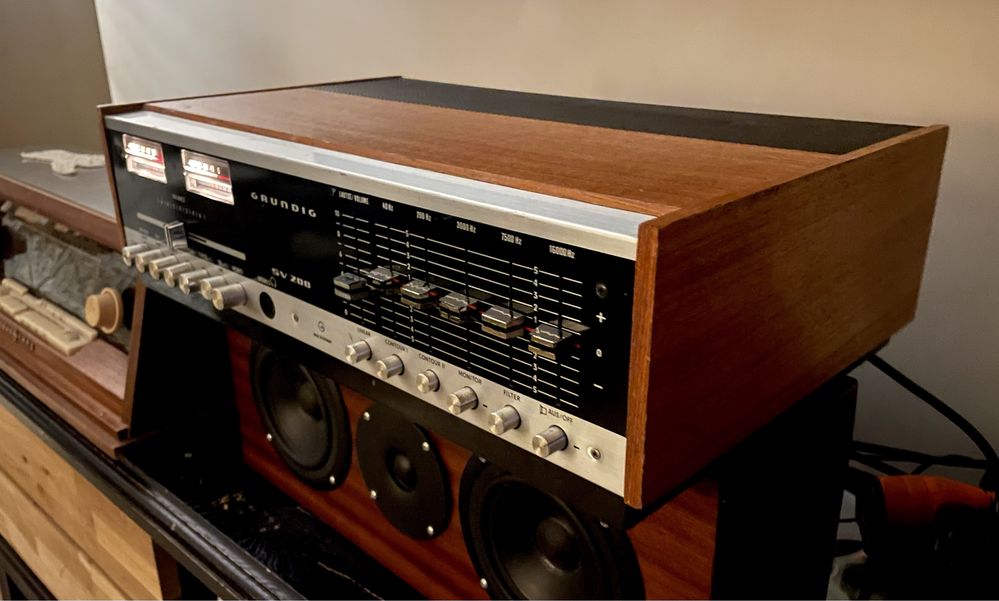 Grundig SV200 czarny potezny audiofilski vintage wychyly