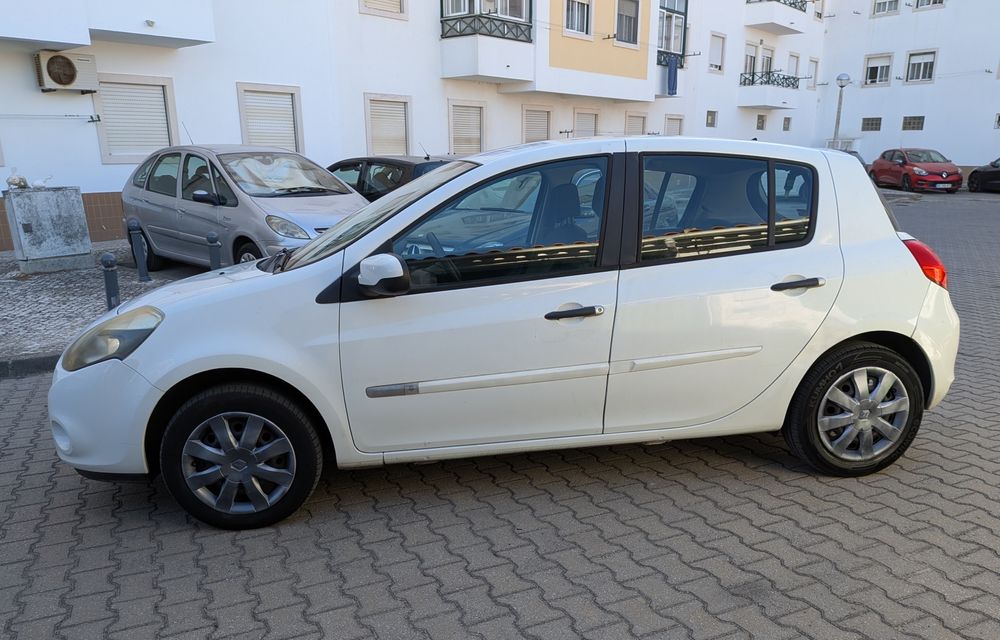 Renault Clio 1.2 i 16V Dynamique 75CV 10
