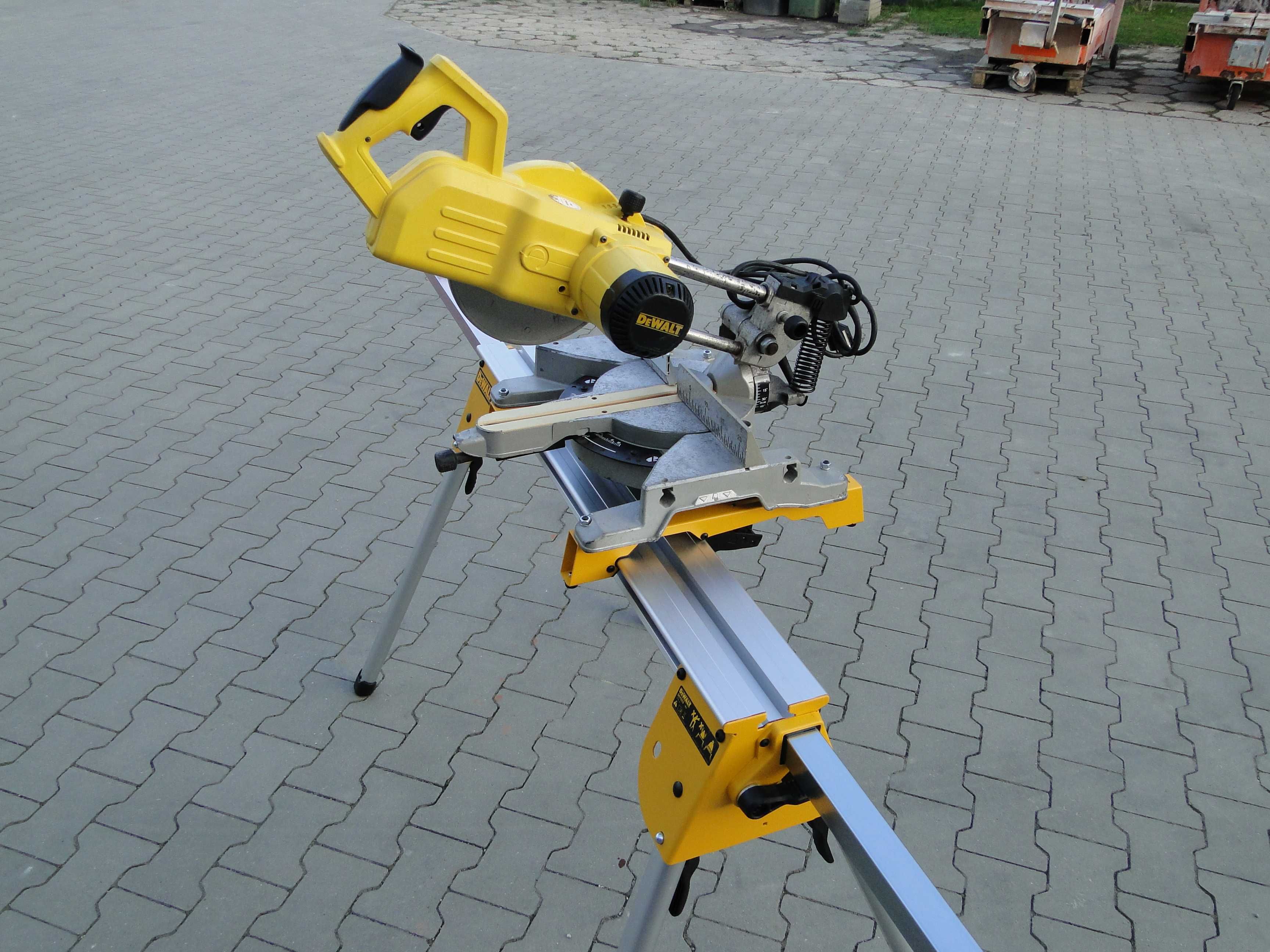 Ukośnica piła DEWALT DW 777 TELESKOP Professional Stół Dewalt DE