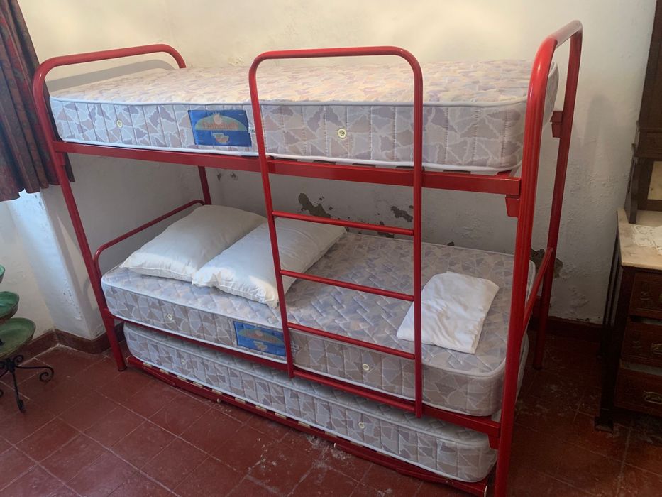 Beliche com três camas