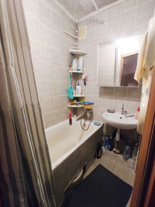 Оренда просторої 2-кімн. квартири у ближн. Центрі по вул.Акад.Сахарова