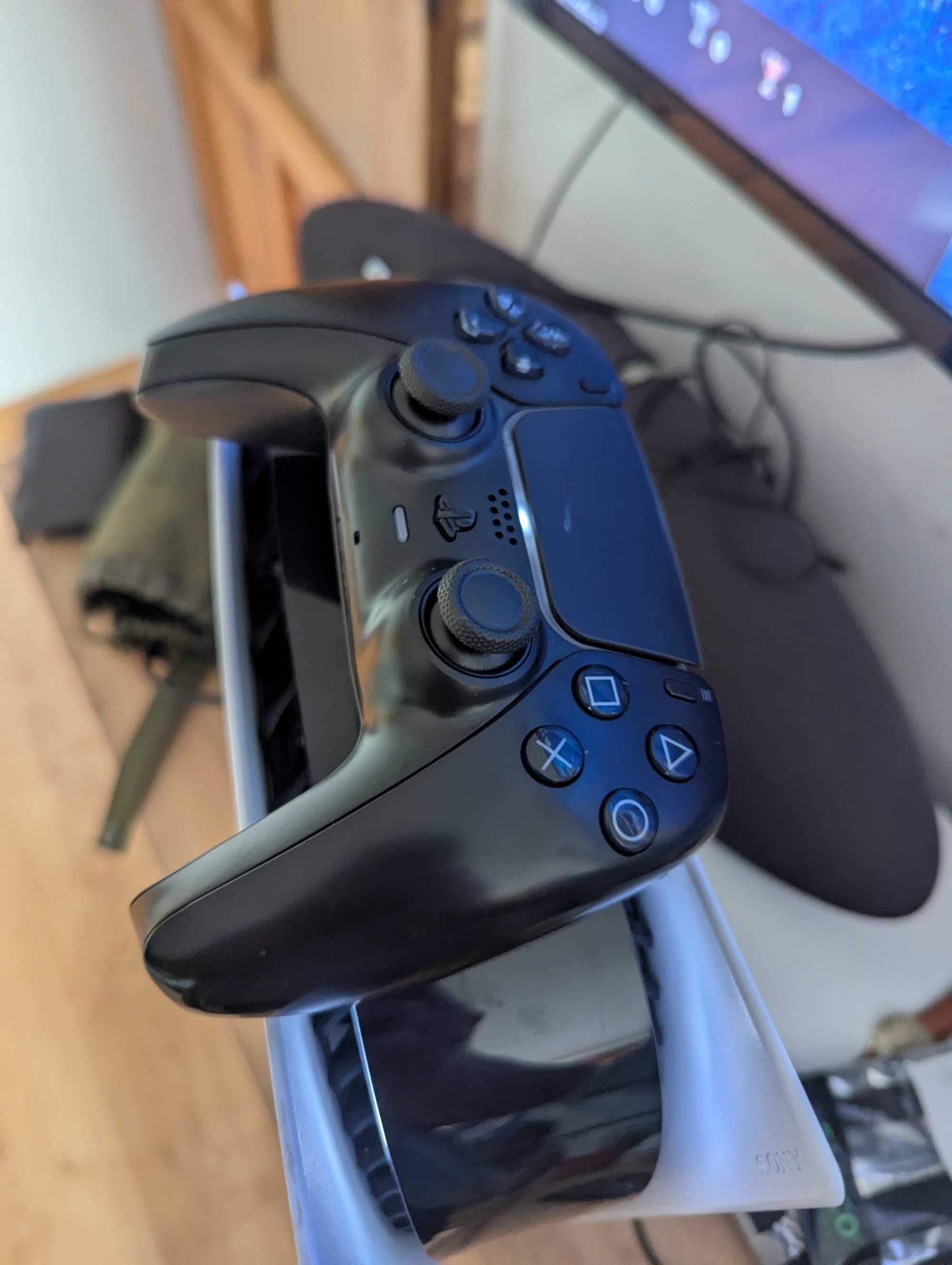 PlayStation 5 z napedem + pad