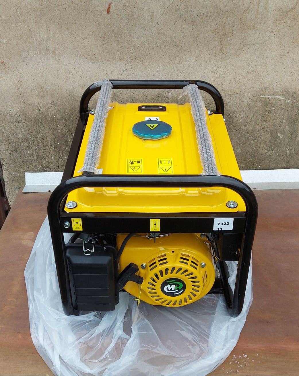 Agregat prądotwórczy nowy 5500 W 12/230/400 V AVR+ 7,5 KM