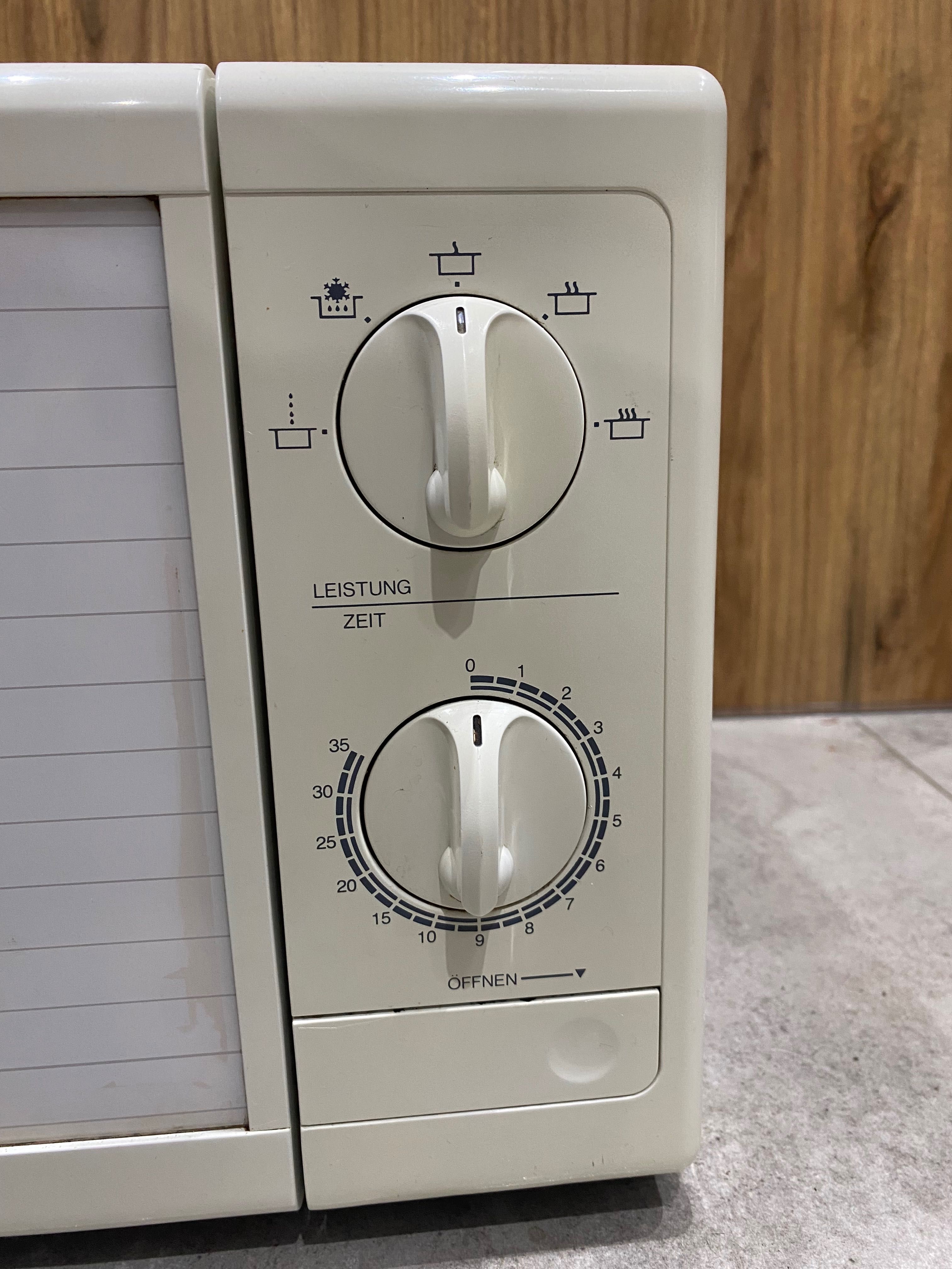 Mikrofalówka Clatronic MW-715 , 1200W/800W moc wyjściowa. SPRAWNA  !!