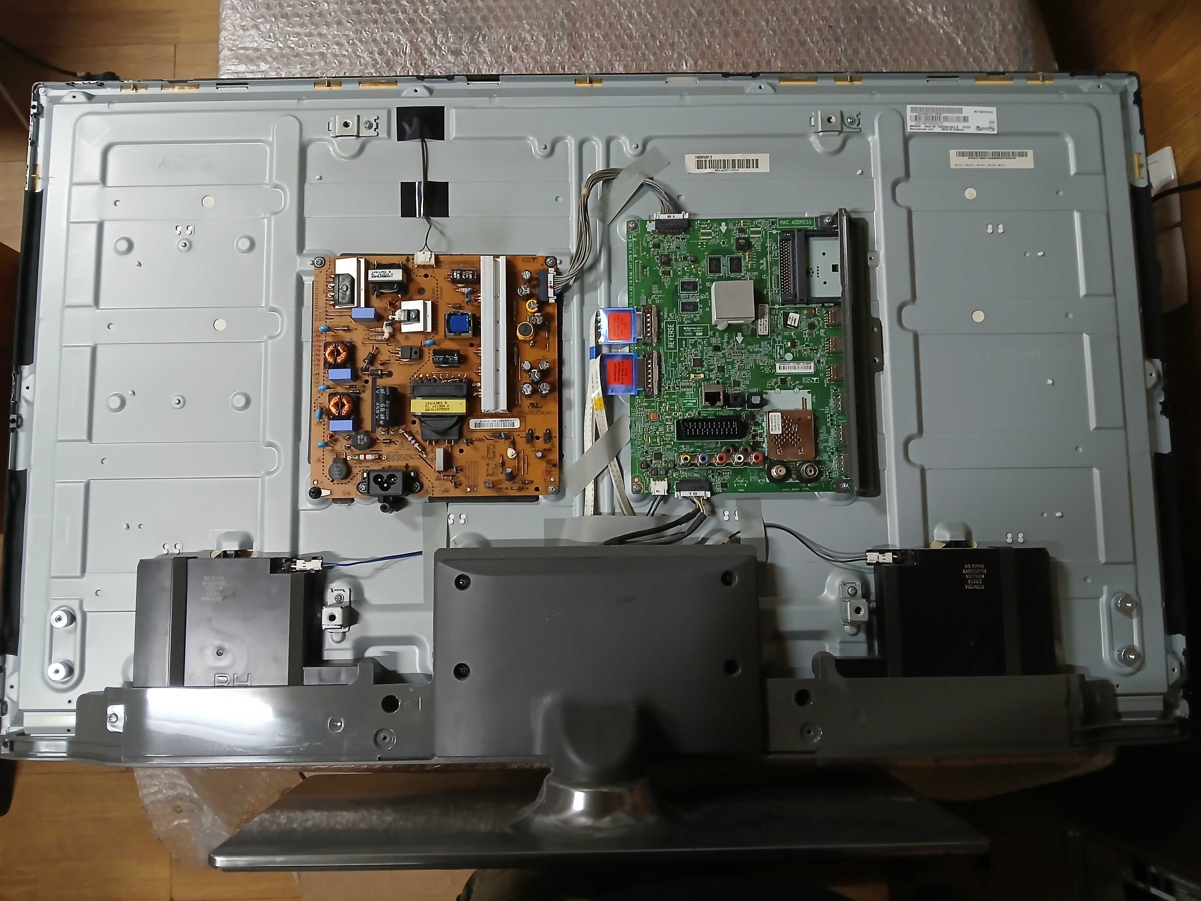 PEÇAS - TV LED 42" - LG 42LB650V - com Mainboard e LED's Danificados!!