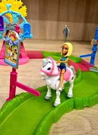 Barbie z konikiem i drogą