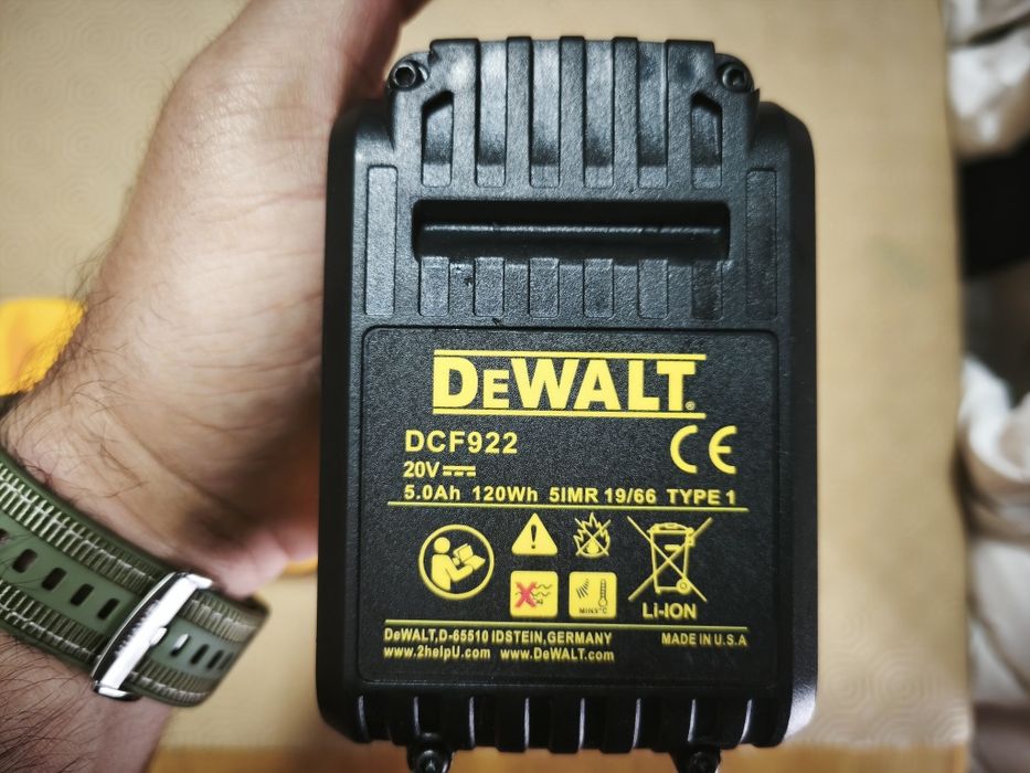 Chave de impacto caixa/bits + bateria + carregador