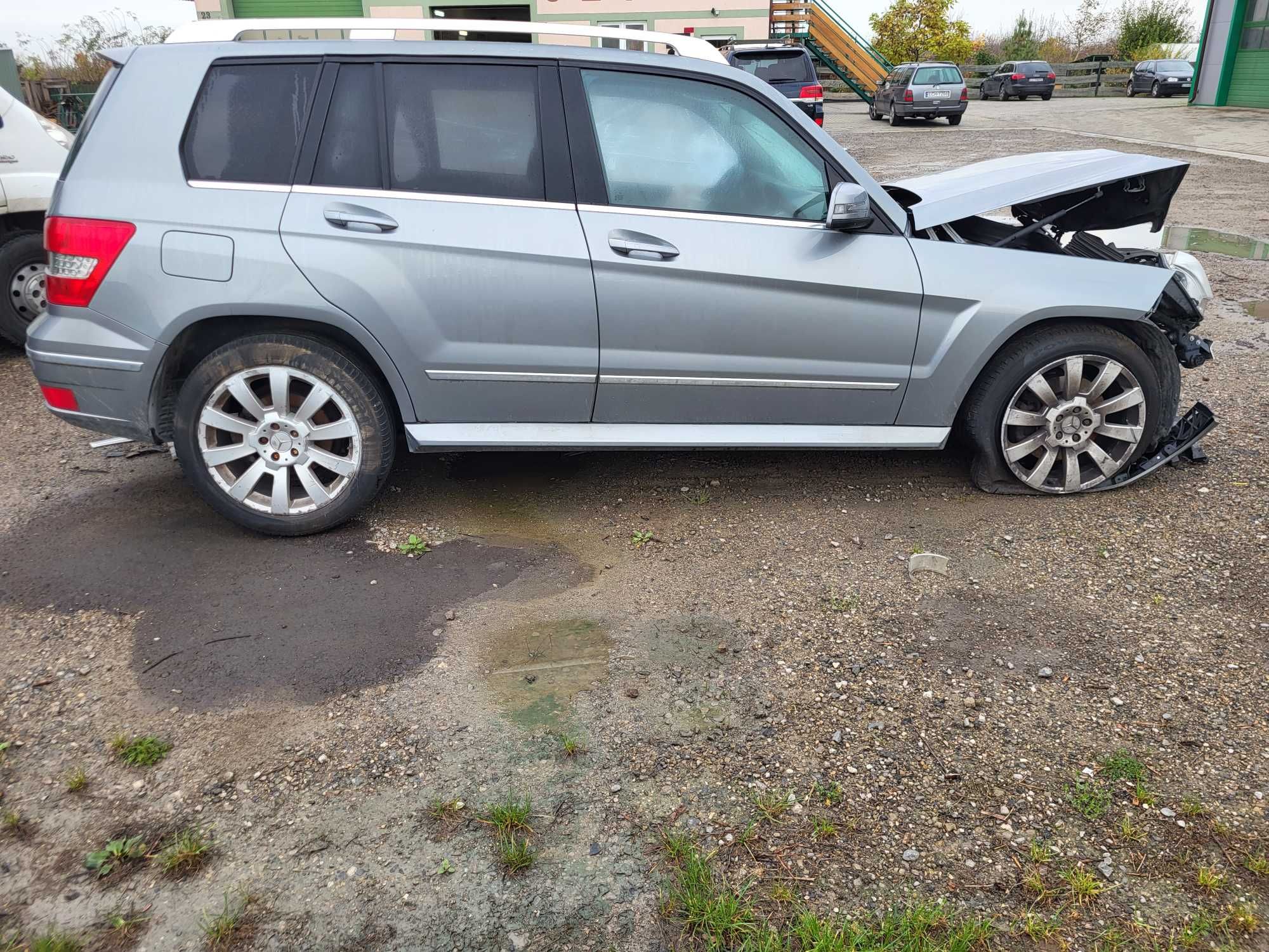 Mercedes GLK uszkodzony, 2010 r., 3.0 V6 264KM