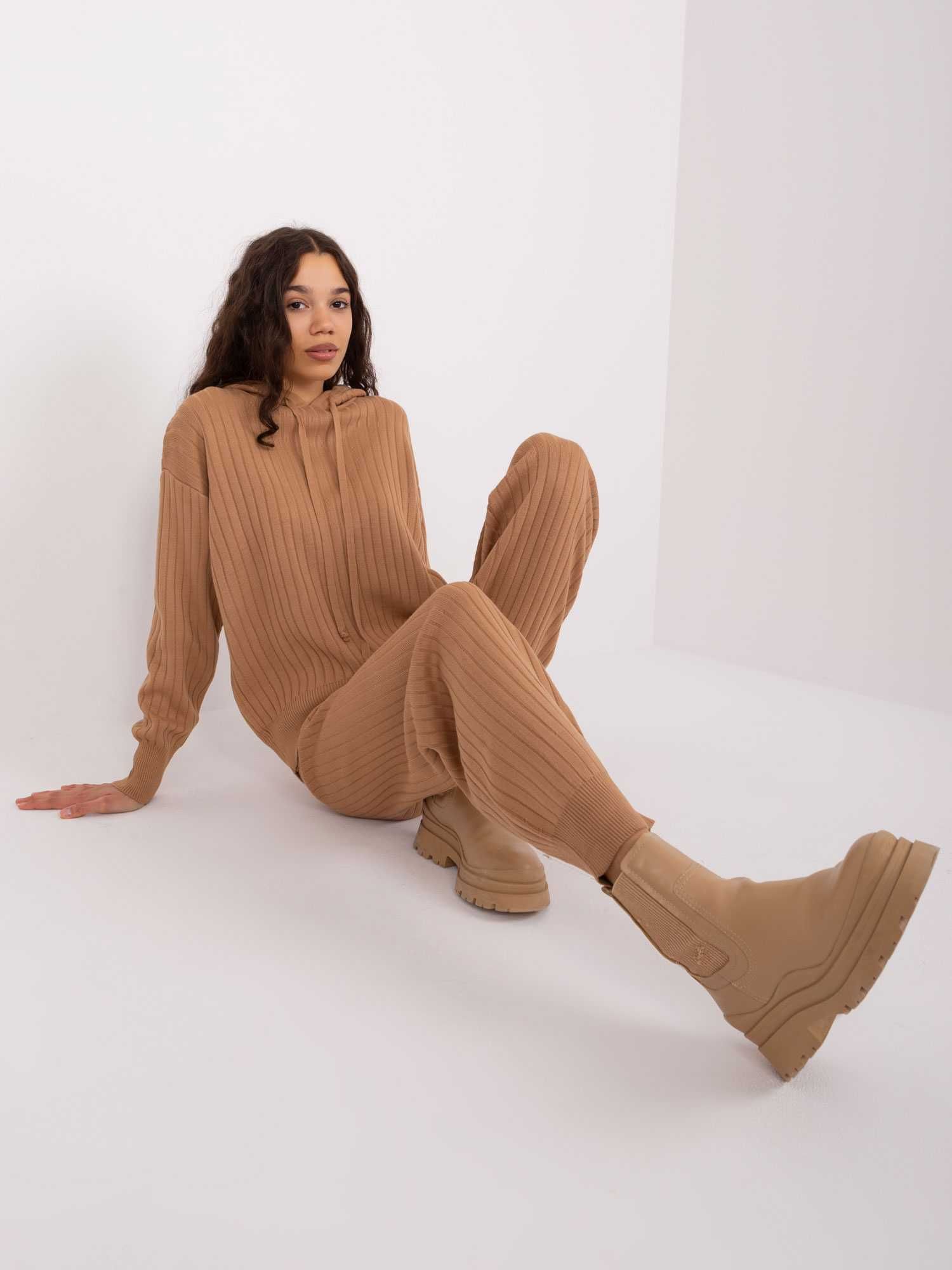 Komplet damski DZIANINOWY camel SWETER z kapturem + SPODNIE 38 40