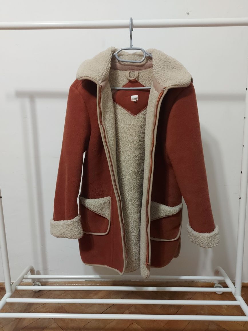Ciepły kożuch retro Polar vintage z kapturem Primuss