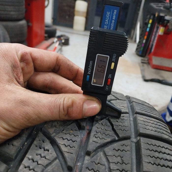 Opony Zimowe BRIDGESTONE BLIZZAK LM-18C 215/65R16C 106/104T