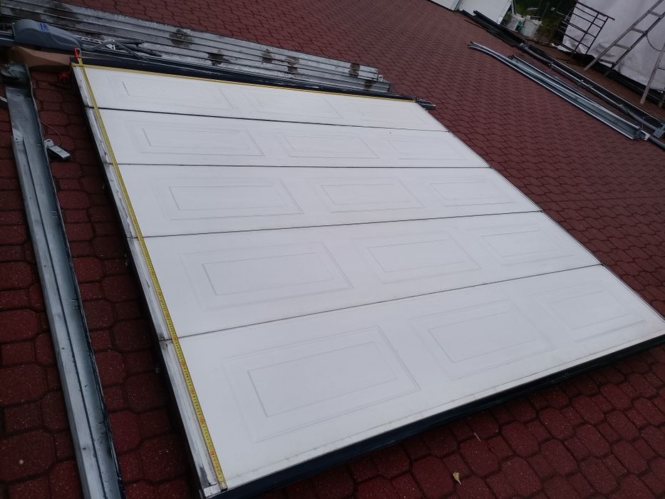 Brama garażowa segmentowa 250x245