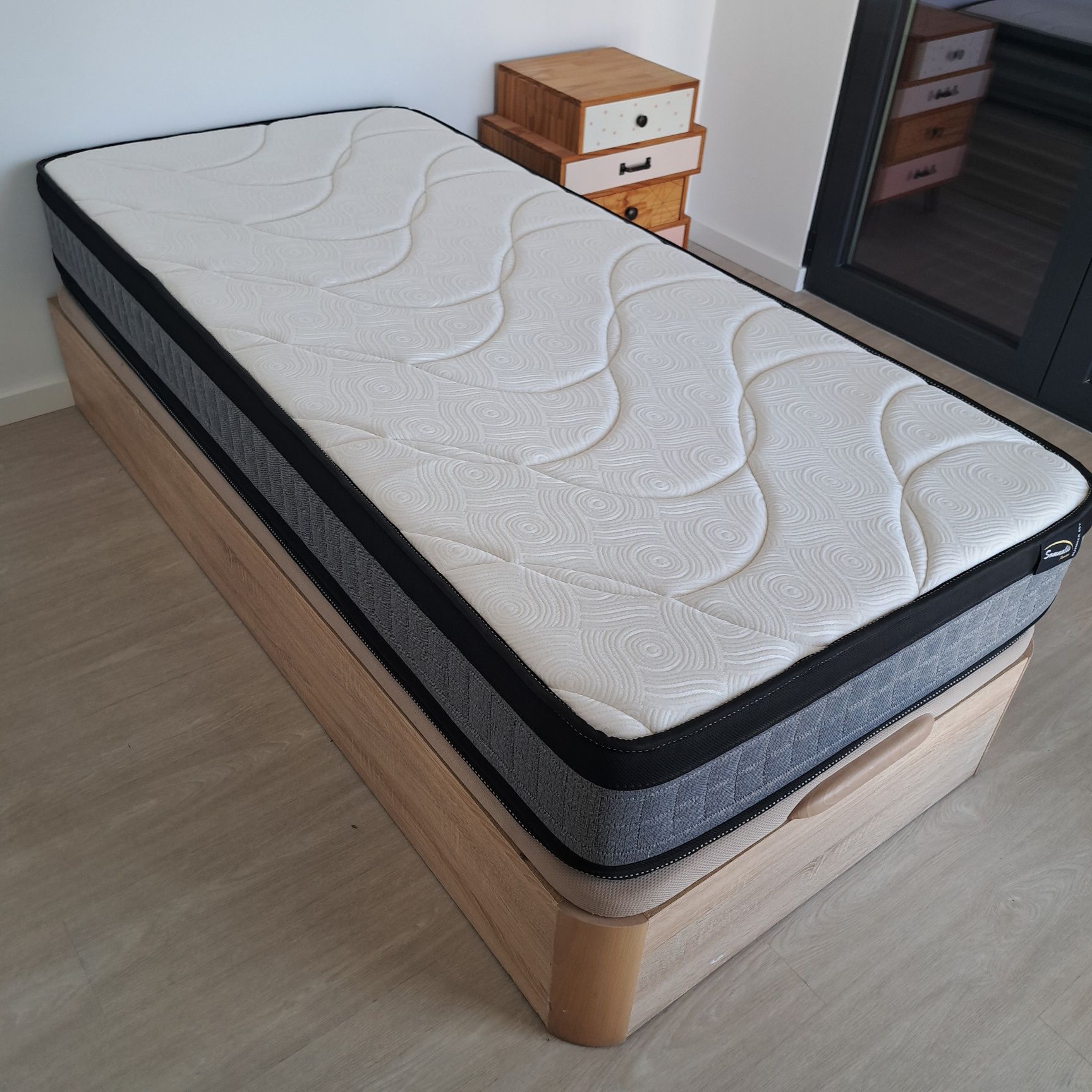 Cama solteiro sommier Pikolin com colchão novos