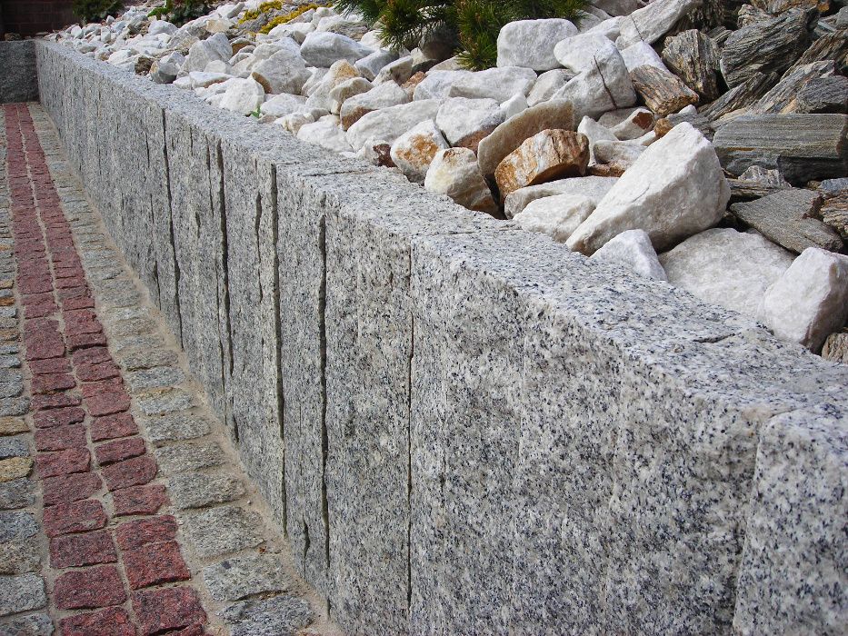 Palisada granitowa kostka brukowa Ziemia Granit cięto-łupany 10x10x30