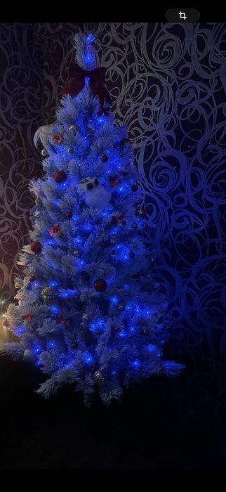 Штучна ялинка засніжена