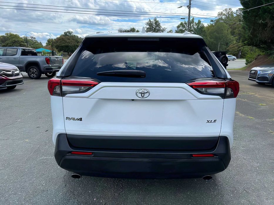 Toyota RAV4      2020