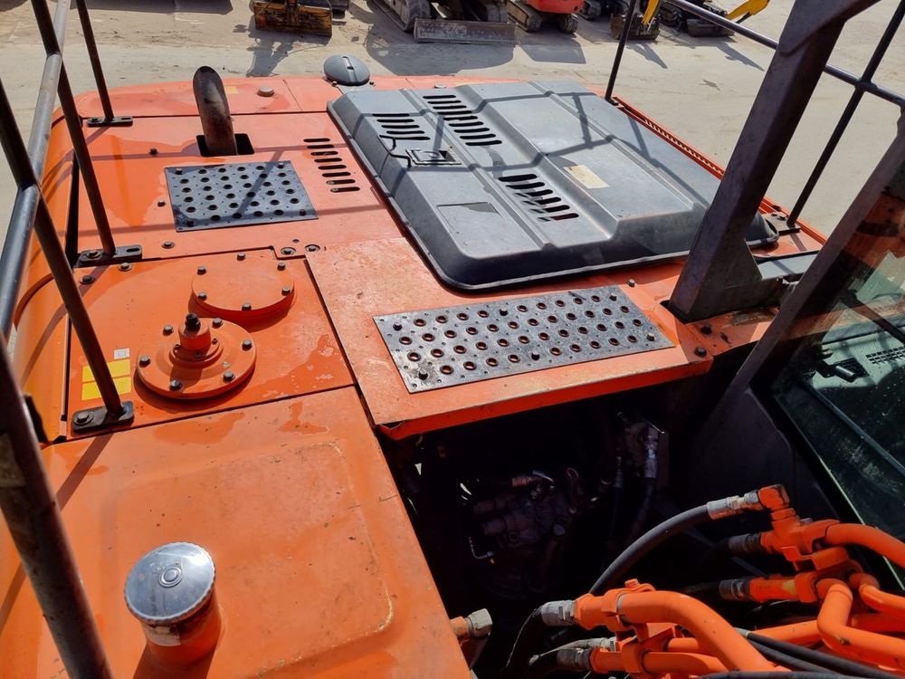 Продам экскаватор Hitachi Zx  210 lc , 2012 г