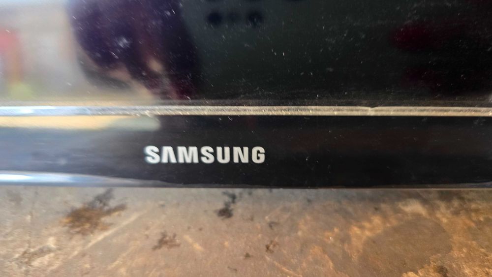 Телевізор Samsung LED розбитий екран, на розбірку, на запчастини