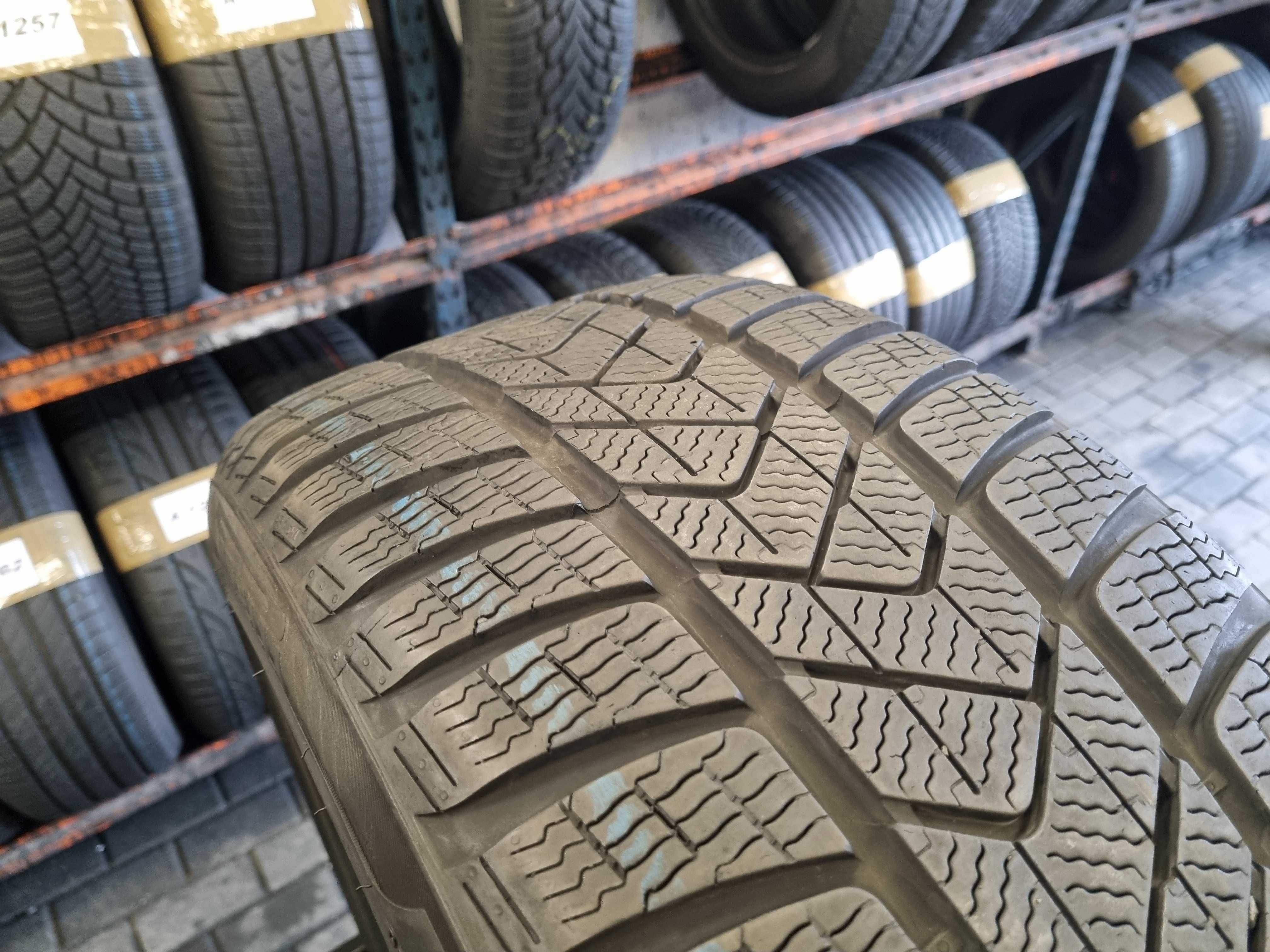 235/45/18 98V Pirelli Winter Sotto Zero 3 TO PNCS Dot.4220R