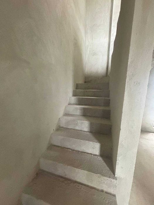 БЕЗ КОМІСІЇ  буд. 132 м (3 спальні) у Пасіках Зубр. , неподалік Сихова