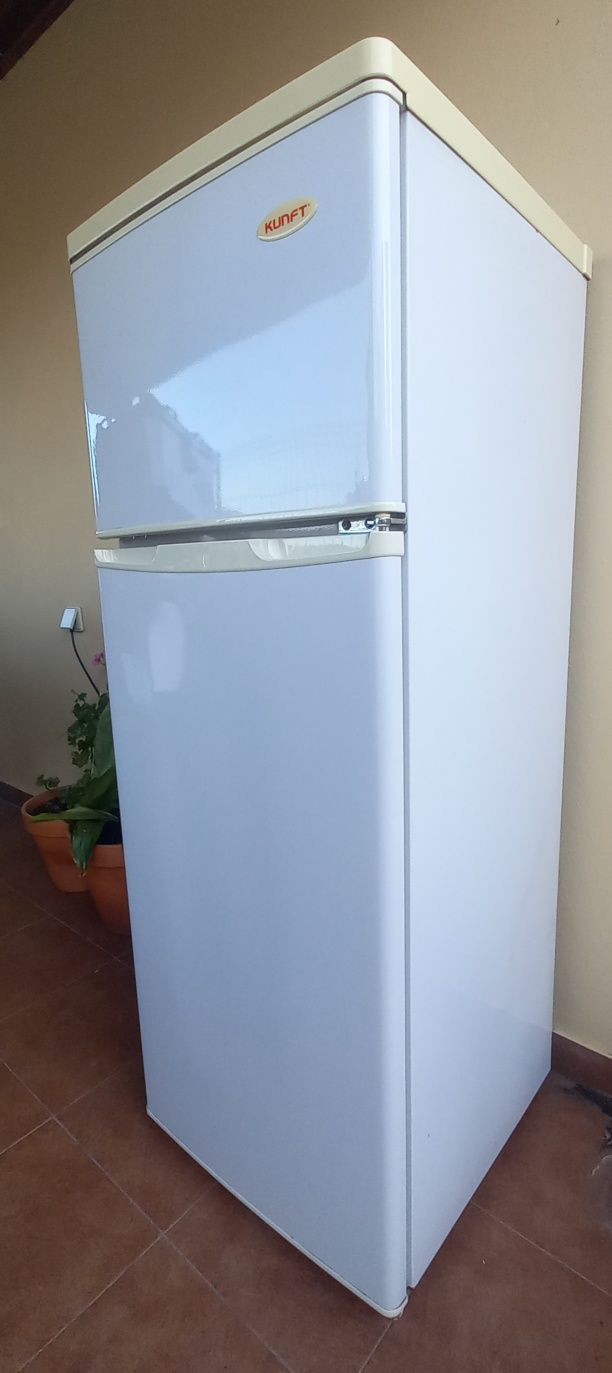 Frigorífico 2 portas (p/reparar ou peças)