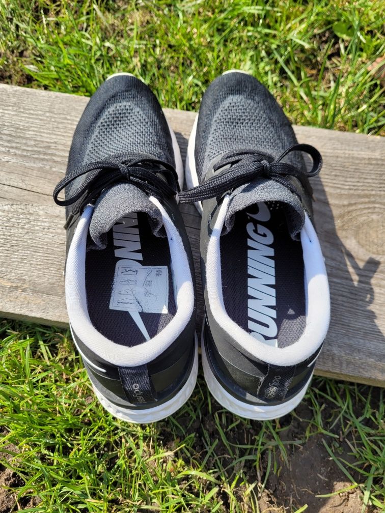 Nike running odyssey react roz 40,5 25,5cm
