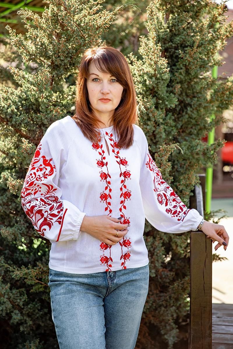 Жіноча лляна вишиванка